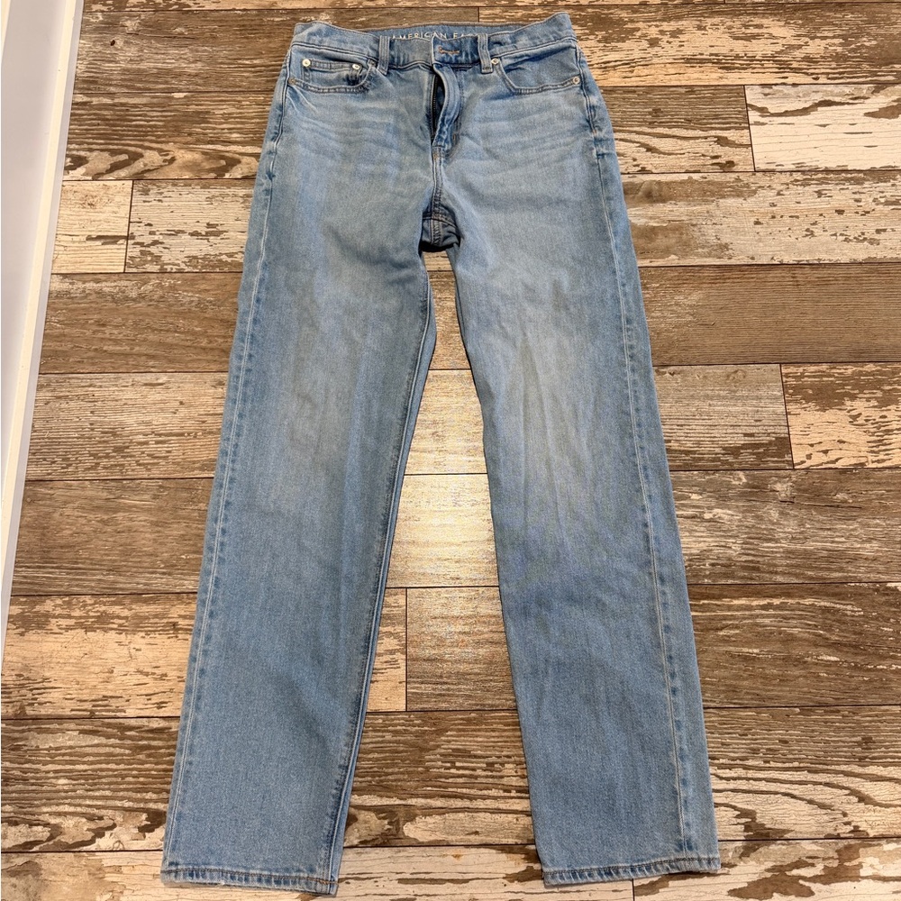 American Eagle Outfitters High Rise Stretch Straight Leg Jean. Size 2 Regular